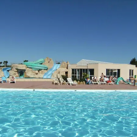 Campsite Mobil Basset Au Camping A St Hilaire De Riez 400m De La Mer *
