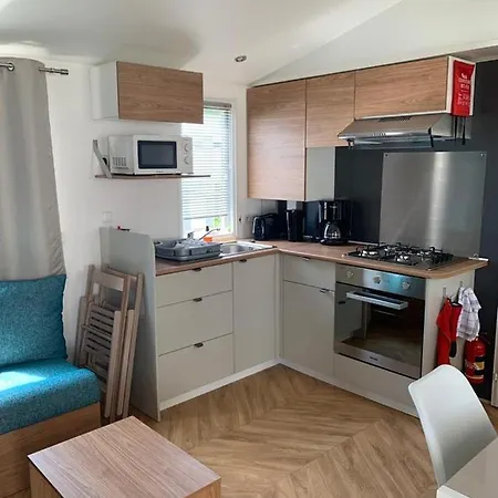 Mobil Basset Au Camping A St Hilaire De Riez 400m De La Mer